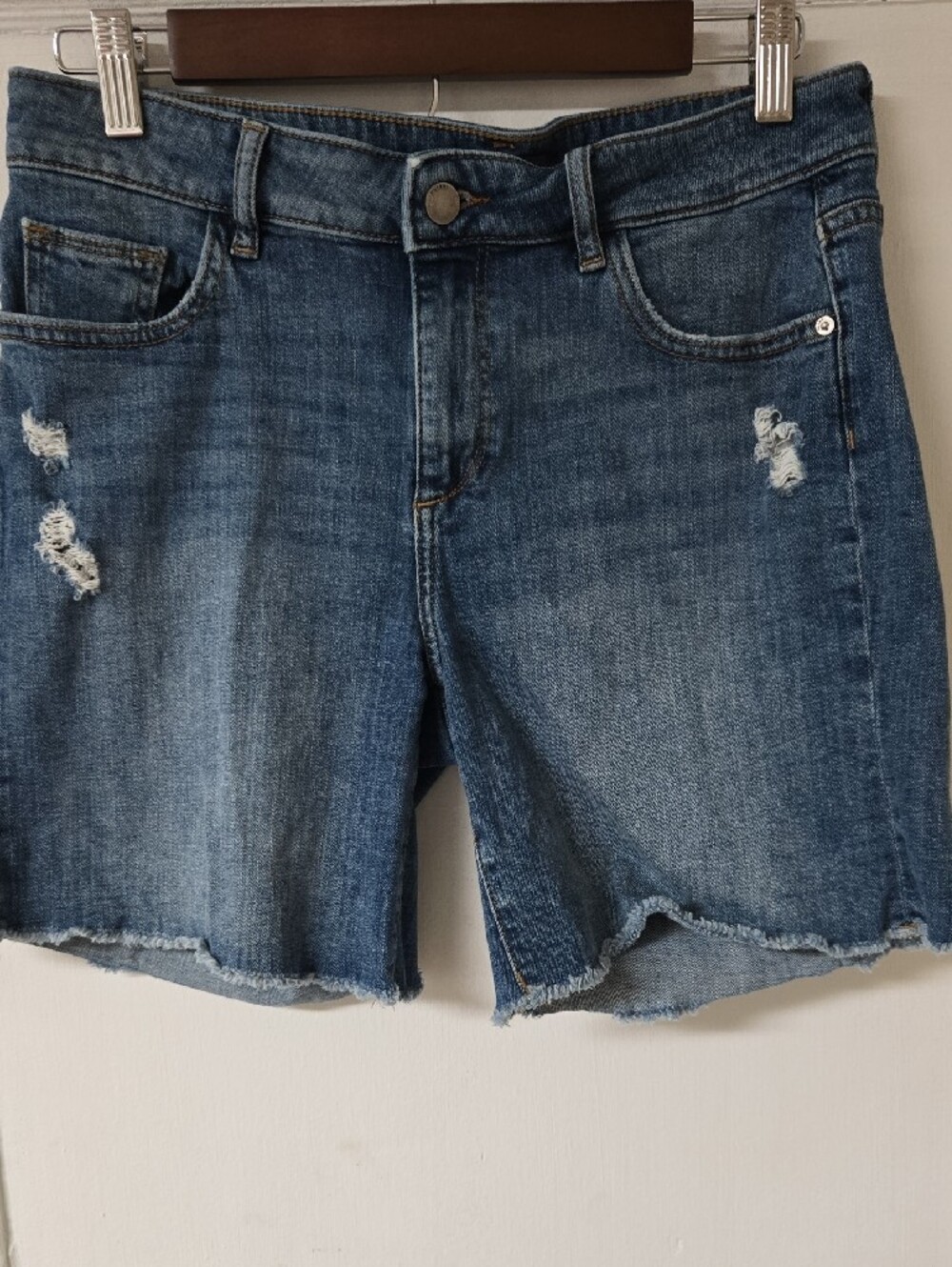 DL1961 Karlie Short Ingram Wash Denim Shorts 27